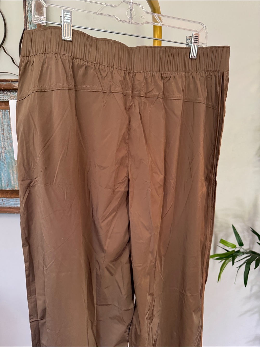 Athleta rise pantalon pants Brown nylon Lightweight Pull-On Track Pants NWT L - Picture 6 of 12